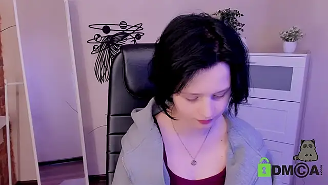 Snapshot of Alina_Mills chatting on 10, 12, 2024 Alina Mills online show from 10, 12, 2024