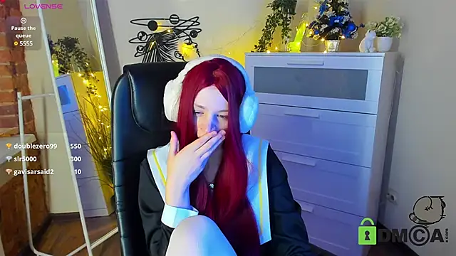 Snapshot of Alina_Mills chatting on 23, 12, 2024 Alina Mills online show from 23, 12, 2024