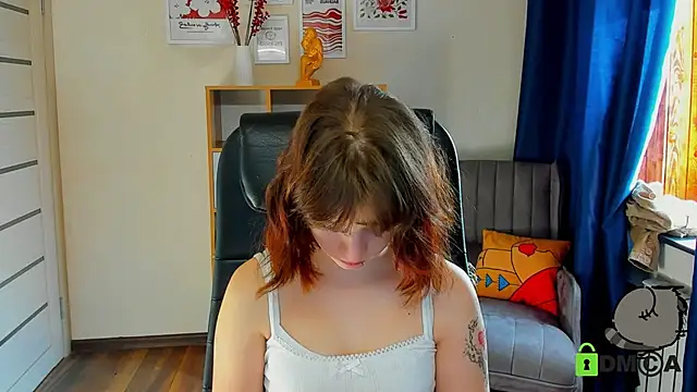 Snapshot of Alina_Mills chatting on 8, 10, 2025 Alina Mills online show from 8, 10, 2025