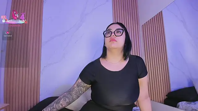 juicy led  online show from 5, 11, 2025