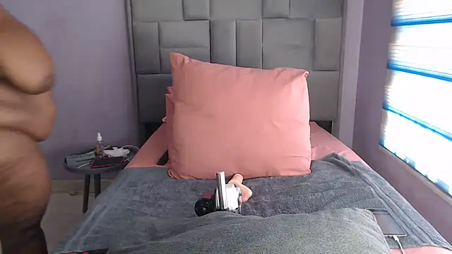 bustytitsxxx online show from 13, 10, 2025