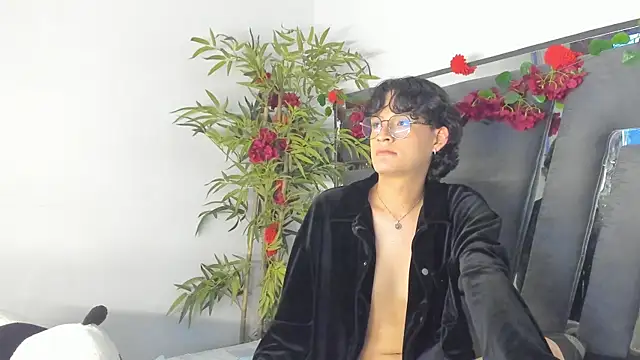Snapshot of Black_Rose2 chatting on 12, 3, 2025 Black Rose2 online show from 12, 3, 2025
