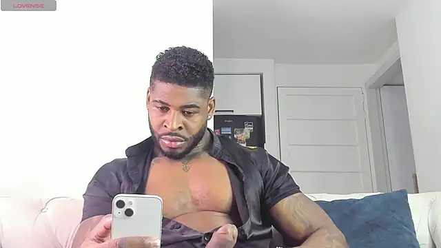 Snapshot of Makonneen chatting on 9, 7, 2026 Makonneen online show from 9, 7, 2026