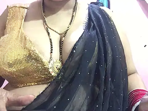 Snapshot of Desi_bhabhiii chatting on 19, 12, 2024 Desi bhabhiii online show from 19, 12, 2024