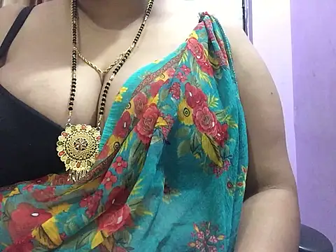 Snapshot of Desi_bhabhiii chatting on 5, 3, 2025 Desi bhabhiii online show from 5, 3, 2025