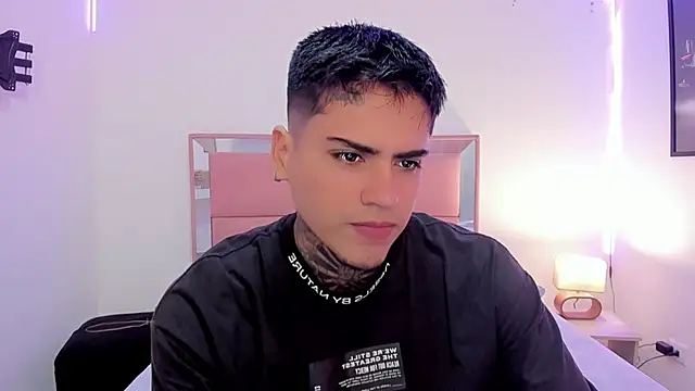 Snapshot of mad_maxxx2 chatting on 2, 2, 2025 mad maxxx2 online show from 2, 2, 2025