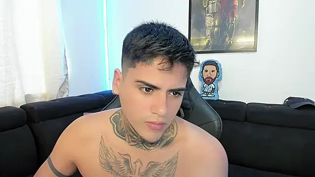 Snapshot of mad_maxxx2 chatting on 8, 3, 2025 mad maxxx2 online show from 8, 3, 2025