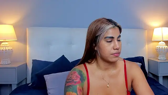 SaraaJhonsonn online show from 14, 10, 2025