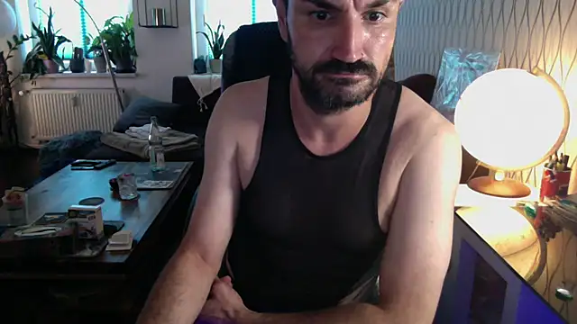 Snapshot of tomz0819 chatting on 7, 7, 2026 tomz0819 online show from 7, 7, 2026