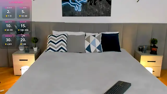 MiaBecky online show from 6, 11, 2025