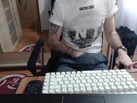 uncutguy01 online show from 9, 3, 2025