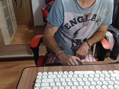 uncutguy01 online show from 12, 9, 2025