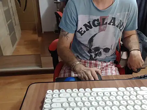 uncutguy01 online show from 13, 9, 2025