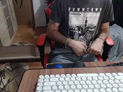 uncutguy01 online show from 16, 9, 2025