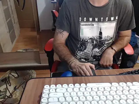 uncutguy01 online show from 17, 9, 2025