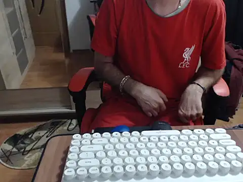 uncutguy01 online show from 28, 9, 2025