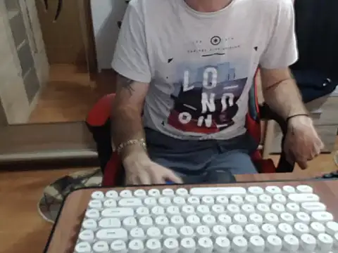 uncutguy01 online show from 30, 9, 2025