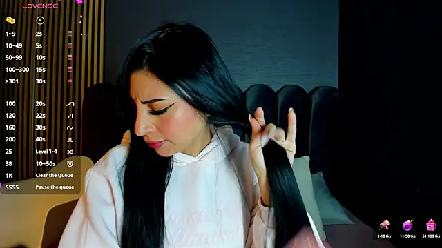 Nicolette ks  online show from 10, 2, 2026