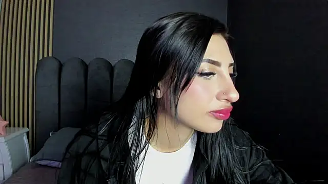 Snapshot of Nicolette_ks_ chatting on 5, 5, 2026 Nicolette ks online show from 5, 5, 2026