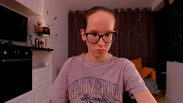 BettyBrowni online show from 4, 2, 2025