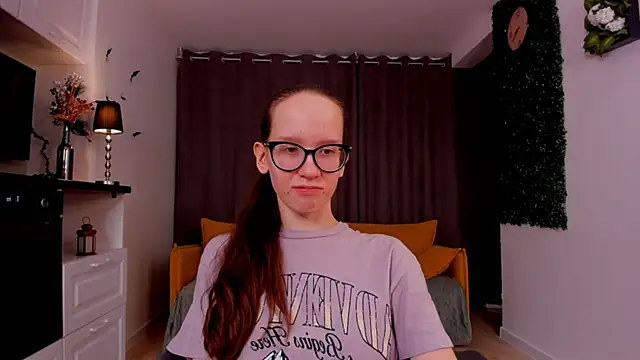 BettyBrowni online show from 5, 3, 2025