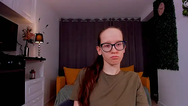 BettyBrowni online show from 6, 3, 2025