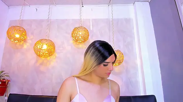 victoria aleia  online show from 4, 1, 2025
