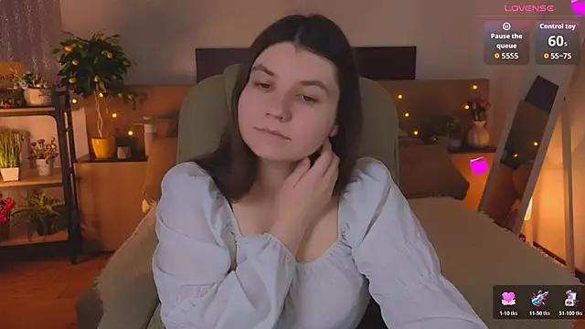 Snapshot of Viola__Shy chatting on 21, 4, 2026 Viola Shy online show from 21, 4, 2026