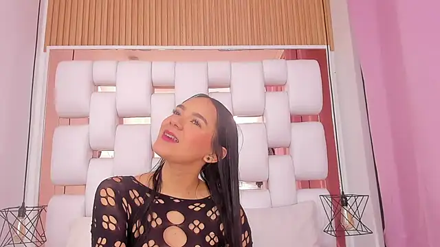 EmmyCruzZ online show from 13, 11, 2025