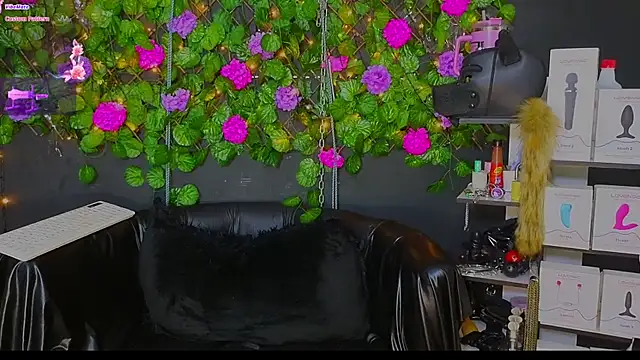 Snapshot of Sweett_Mollyy chatting on 23, 5, 2026 Sweett Mollyy online show from 23, 5, 2026