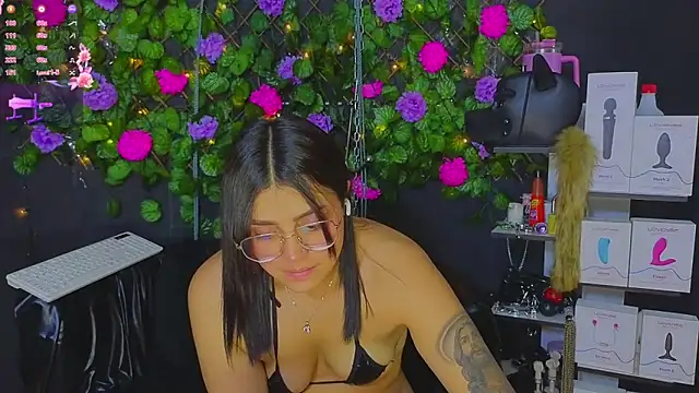 Snapshot of Sweett_Mollyy chatting on 30, 5, 2026 Sweett Mollyy online show from 30, 5, 2026