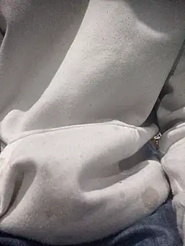 Snapshot of Leonul chatting on 14, 12, 2025 Leonul online show from 14, 12, 2025