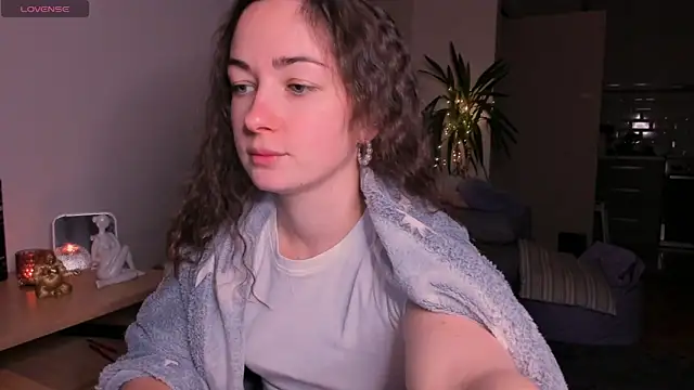 Snapshot of cClandesTina chatting on 4, 1, 2025 cClandesTina online show from 4, 1, 2025