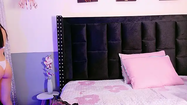 littleebluee online show from 1, 11, 2025