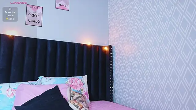 littleebluee online show from 18, 1, 2026