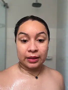 Pretty Isadora online show from 13, 4, 2026