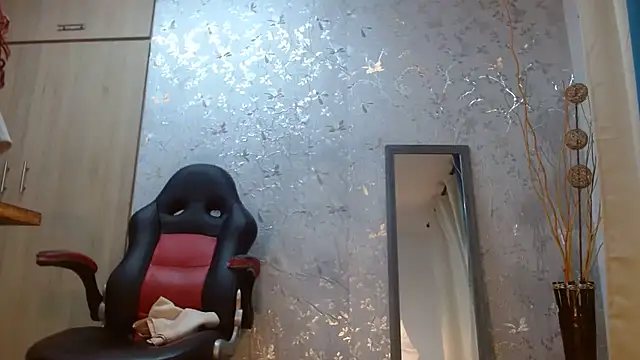 Samantabrown  online show from 14, 10, 2025