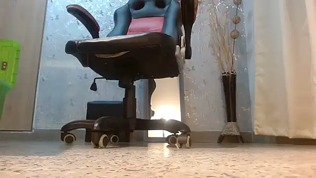 Samantabrown  online show from 6, 3, 2026