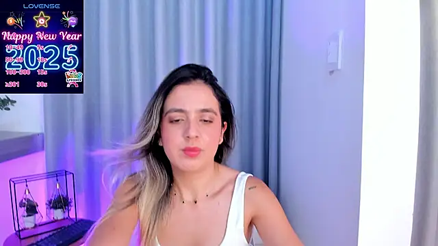 Snapshot of Lucyortiz_ chatting on 7, 1, 2025 Lucyortiz online show from 7, 1, 2025