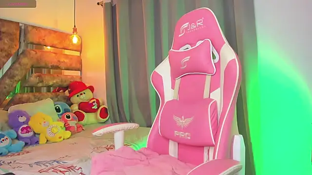 Mia coxx1 online show from 26, 1, 2025