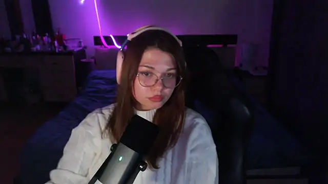 helengilmor online show from 17, 11, 2025