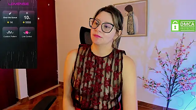 Chanelll Taylorr  online show from 4, 2, 2025