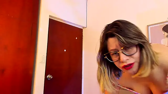 Chanelll Taylorr  online show from 27, 9, 2025