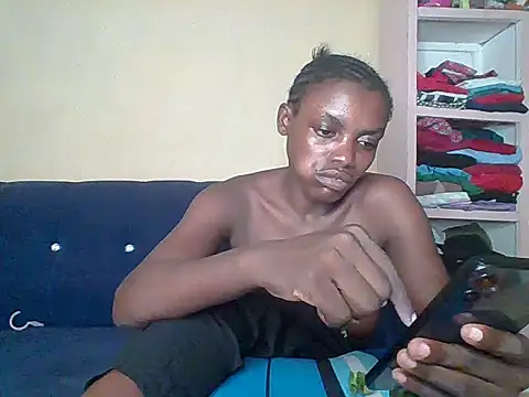 Snapshot of awino001 chatting on 14, 5, 2026 awino001 online show from 14, 5, 2026