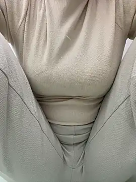 Milk Mom99 online show from 5, 11, 2025