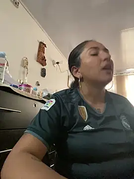 Snapshot of luna_asss chatting on 1, 6, 2026 luna asss online show from 1, 6, 2026