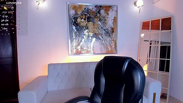 Snapshot of VictoriaMilan_ chatting on 8, 2, 2025 VictoriaMilan online show from 8, 2, 2025