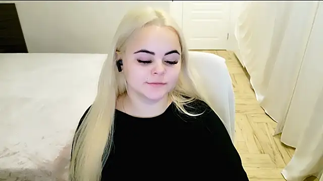 lovely-eyes online show from 10, 12, 2024