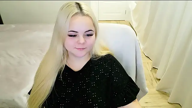 lovely-eyes online show from 5, 1, 2025