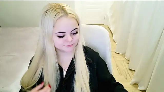 lovely-eyes online show from 22, 1, 2025